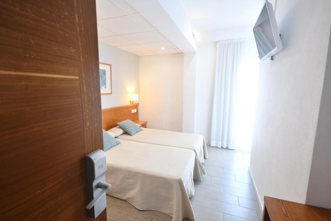 Hostal Mallorca Sant Antoni de Portmany Dış mekan fotoğraf