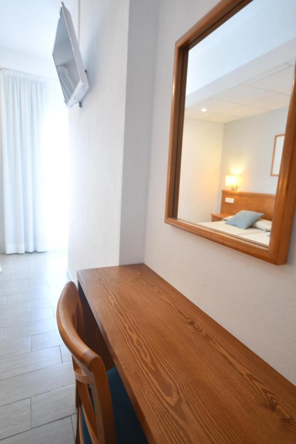 Hostal Mallorca Sant Antoni de Portmany Dış mekan fotoğraf