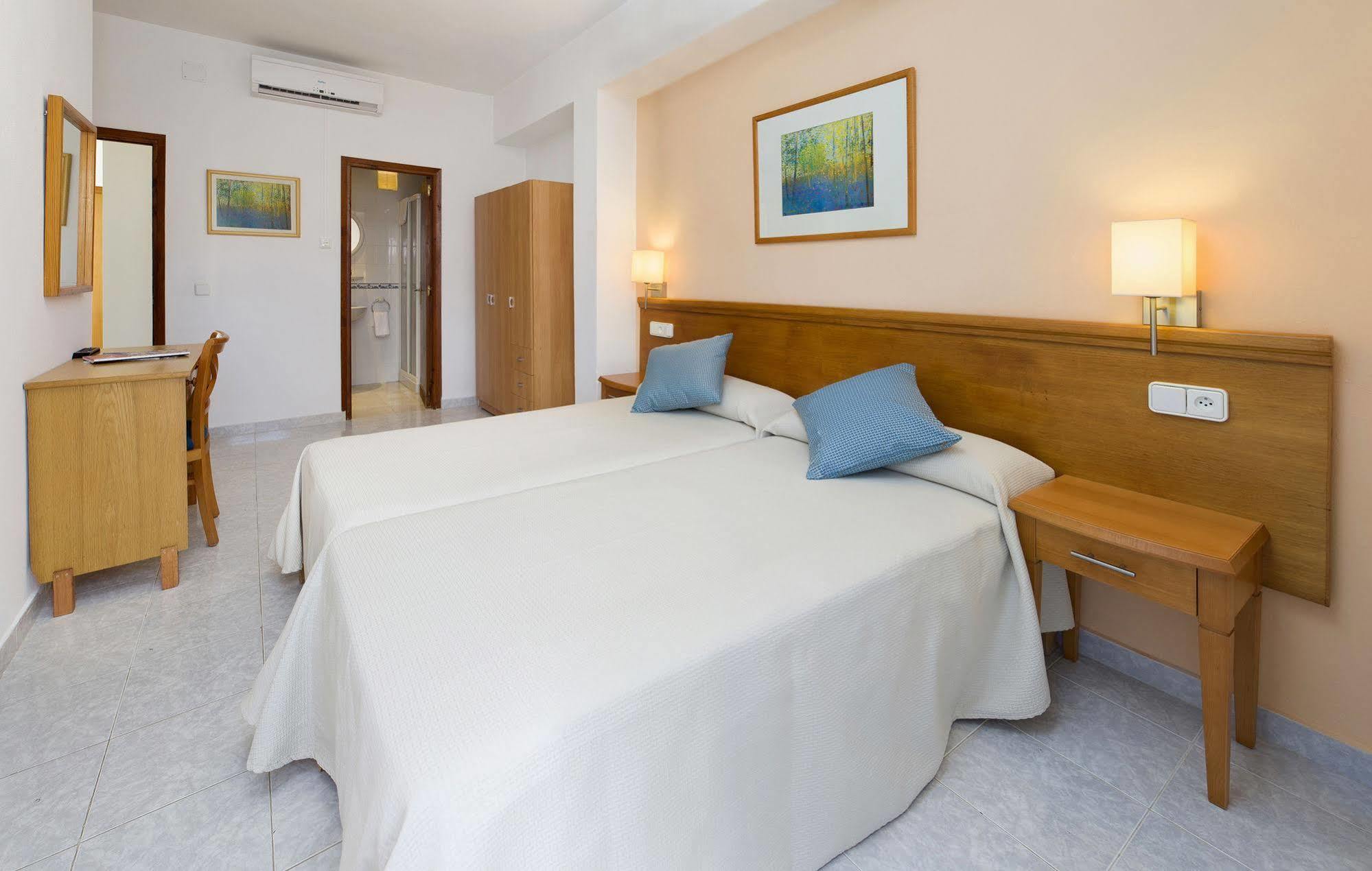 Hostal Mallorca Sant Antoni de Portmany Dış mekan fotoğraf
